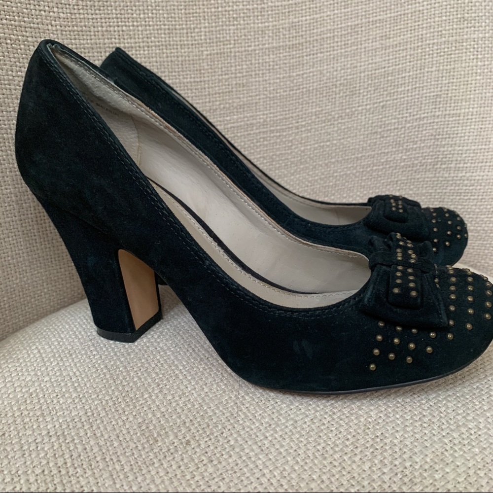 Hinge Black Suede Studded Toes Block Heel Shoes